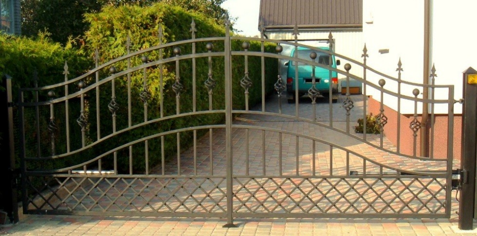 Varstomi kiemo vartai